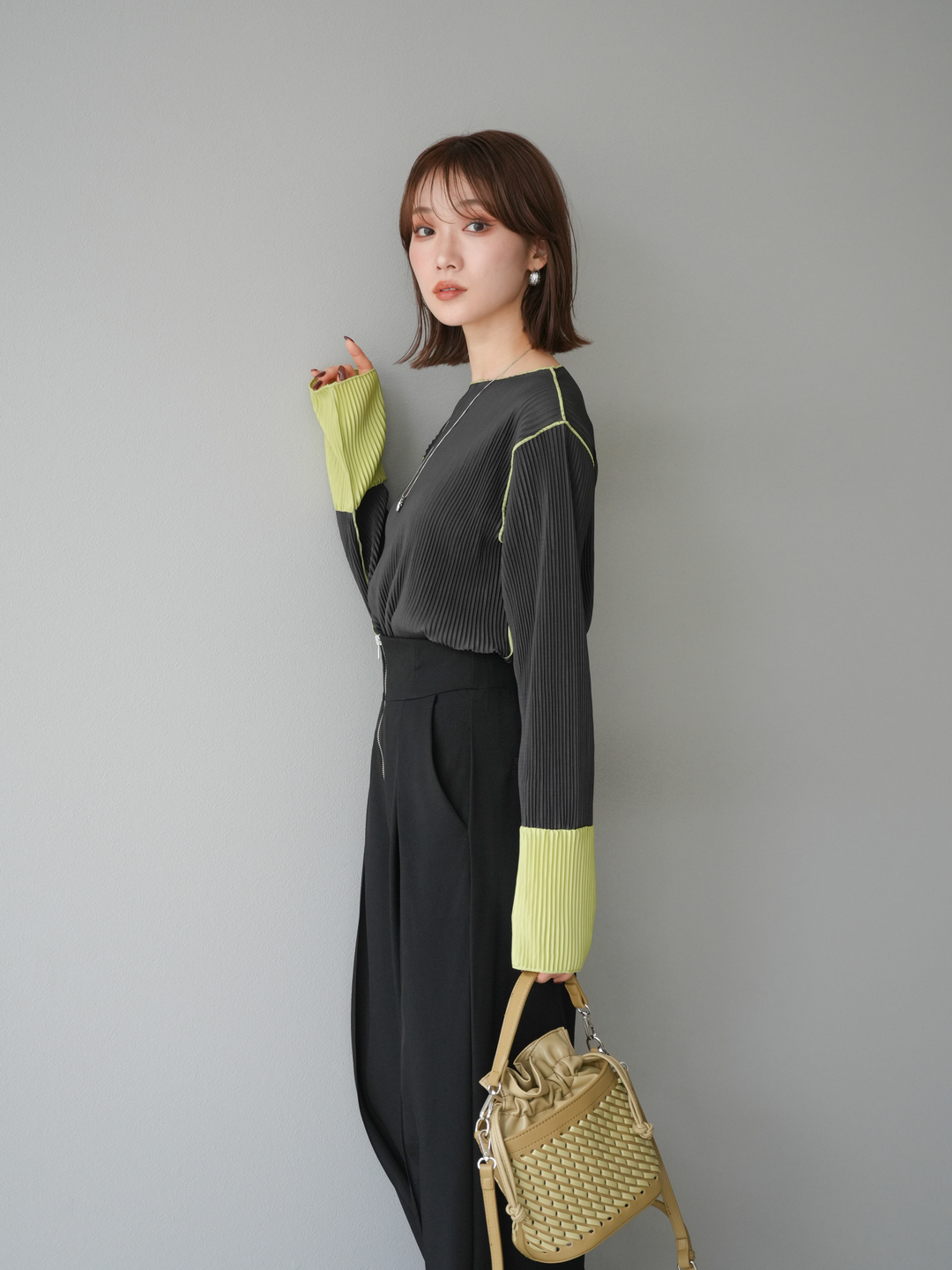 [予約]バイカラープリーツトップス/チャコール