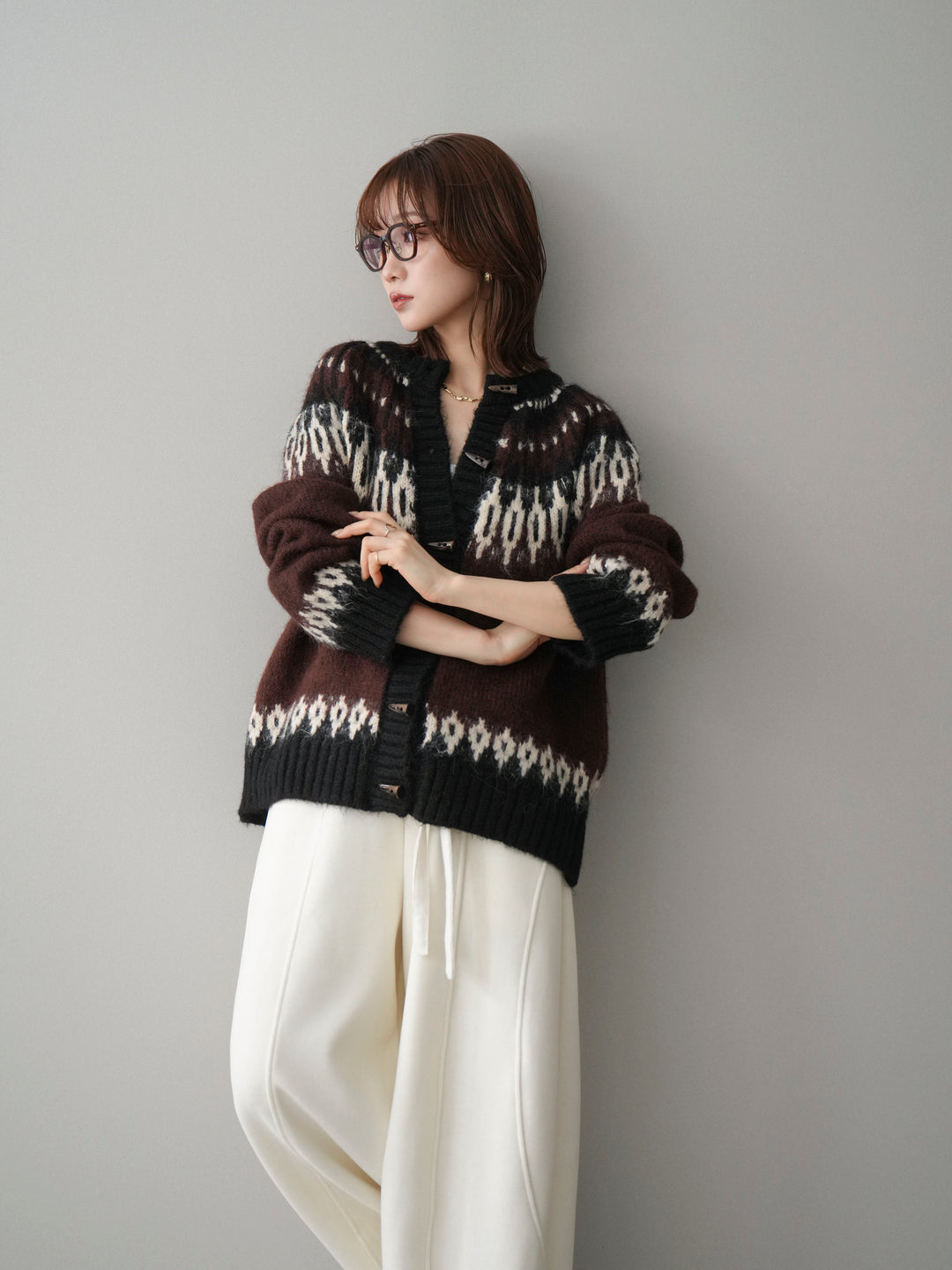 [SET]トグルボタン求心柄ニットカーディガン+ウエストベルトカーブラインスエットパンツ(2set)