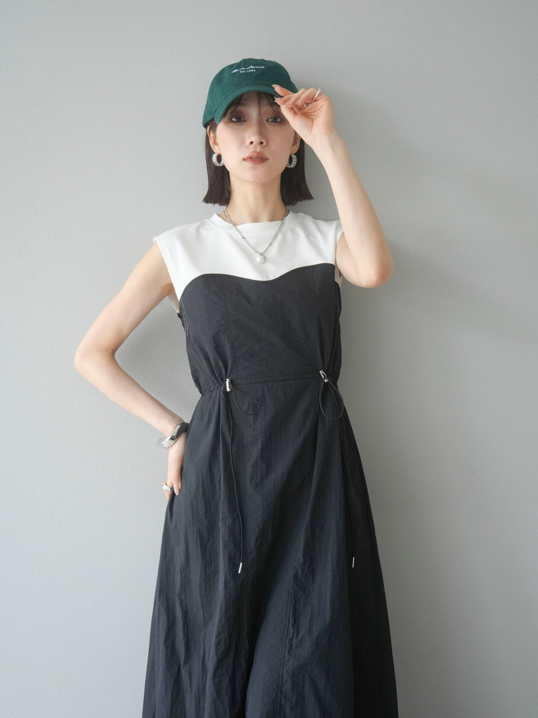 [SET] 剪裁對接尼龍洋裝 + 可選飾品套裝 (2 套)