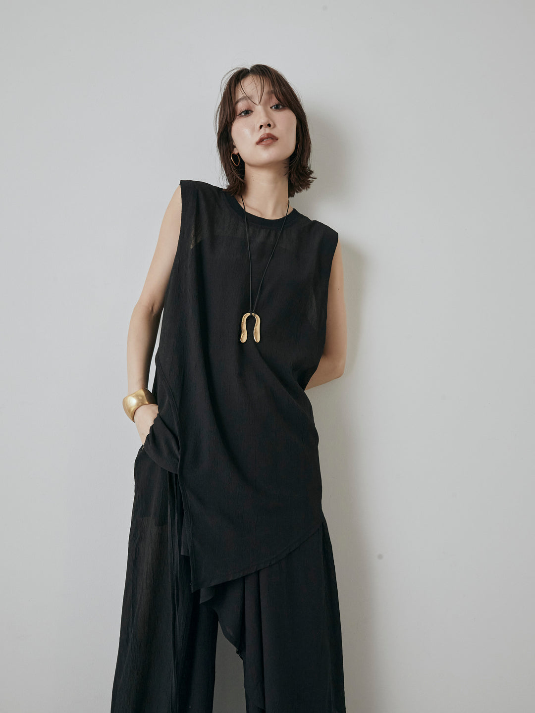 [予約]シアーワッシャーアシンメトリープルオーバー/ブラック