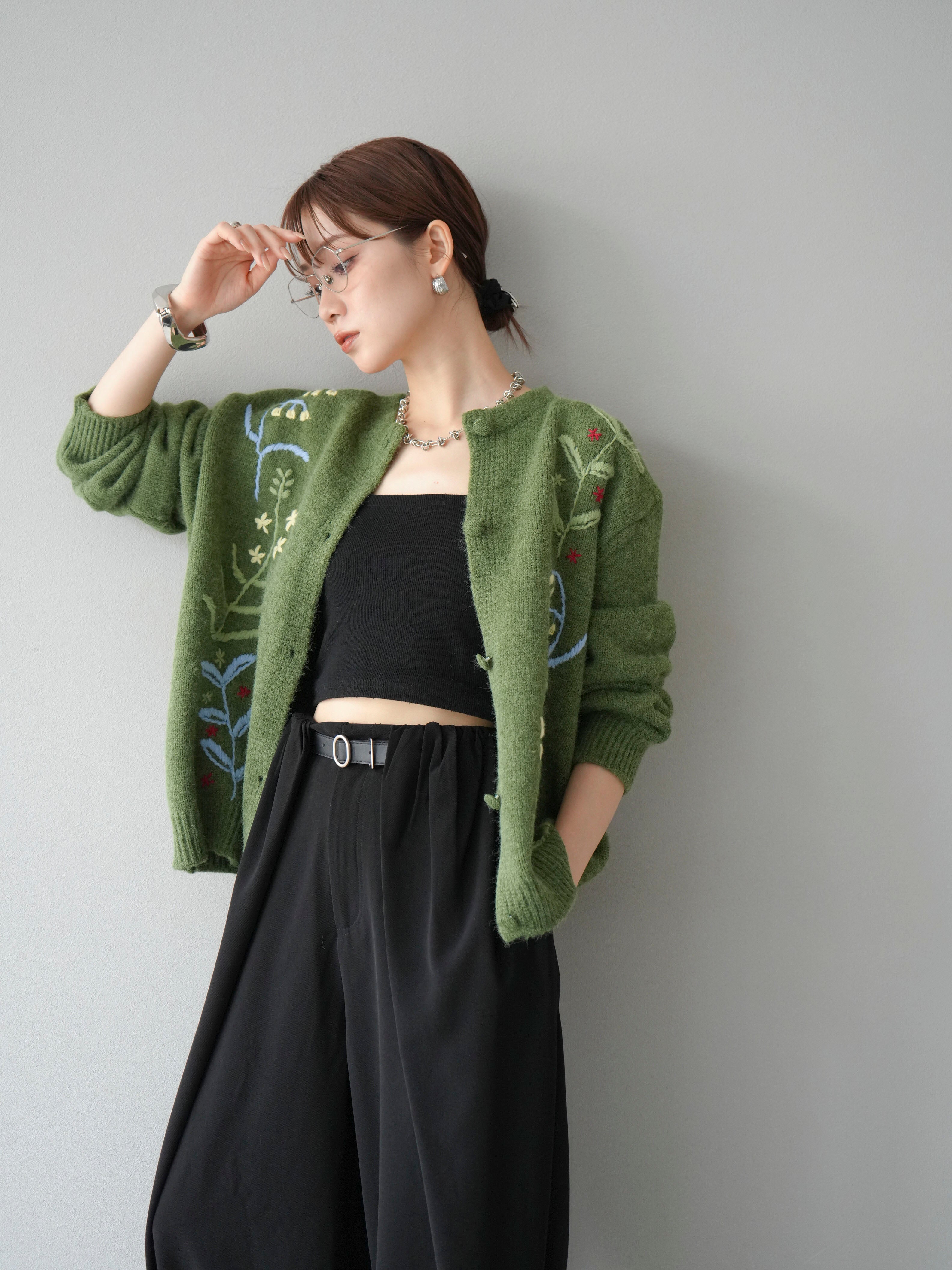 SET]フラワー刺繍ニットカーディガン+ベルト付タックワイド