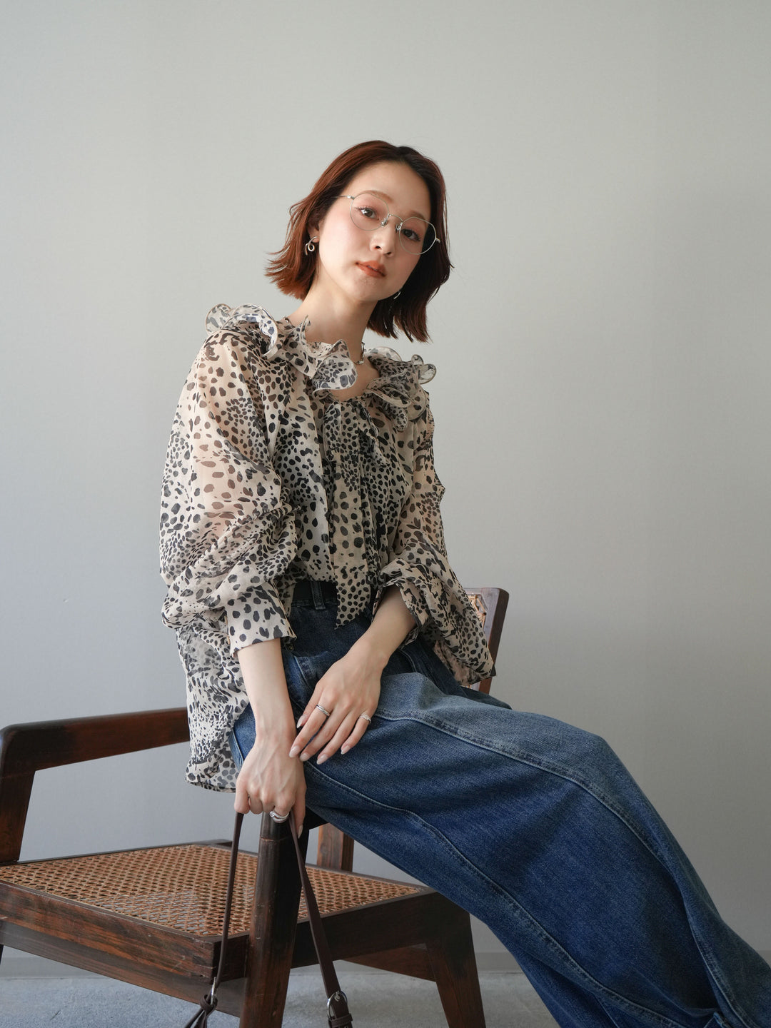 [予約]ラッフルネックシアーブラウス/leopard