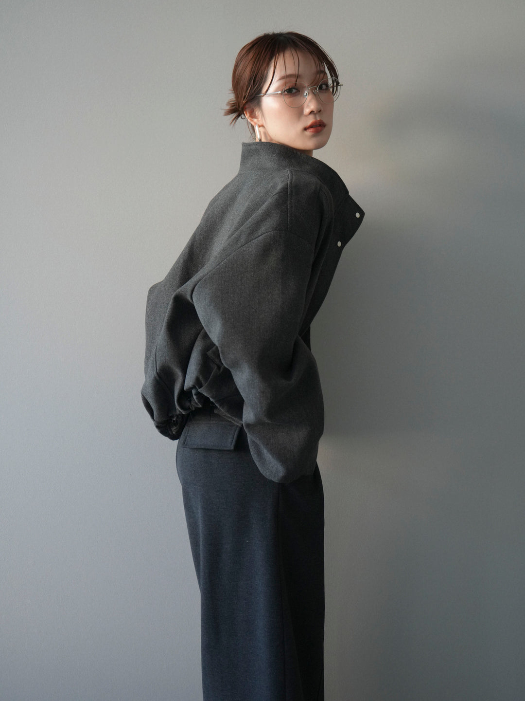 [予約]タックデザインジップブルゾン/charcoal