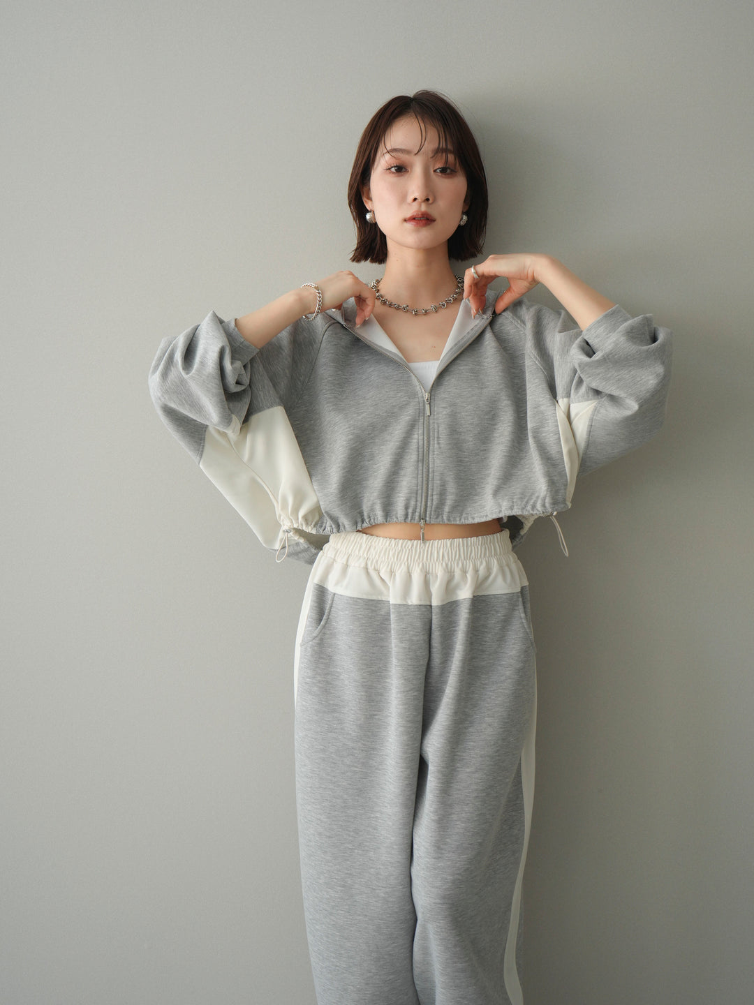 [予約]バイカラー異素材ライトポンチクロップドZIPフーディー/gray