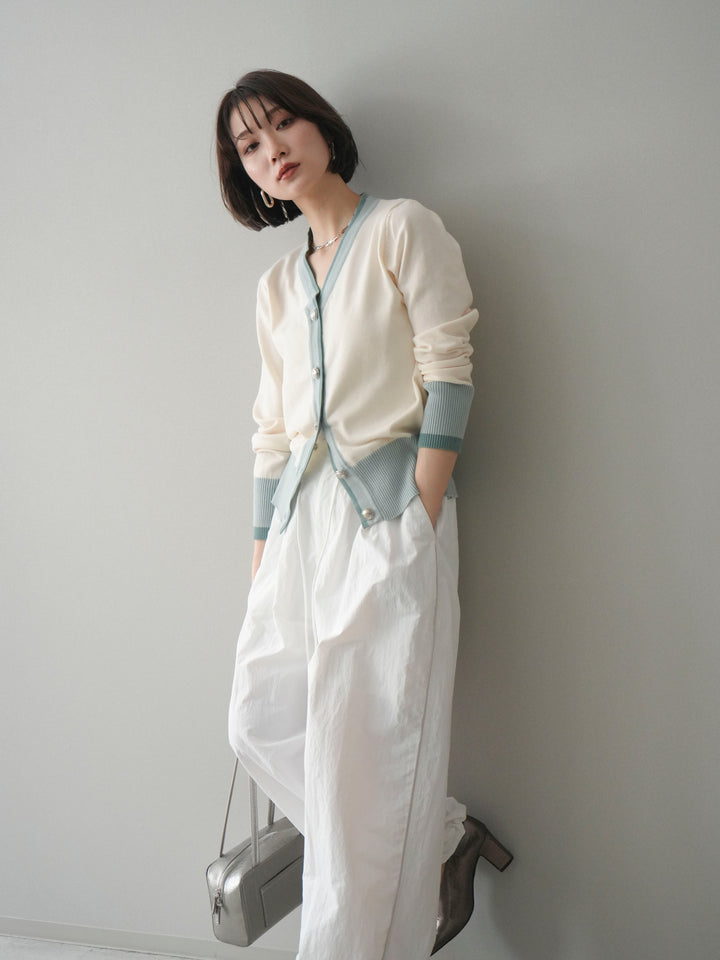 [予約]デザインボタン配色Vネックニットカーディガン/offwhite