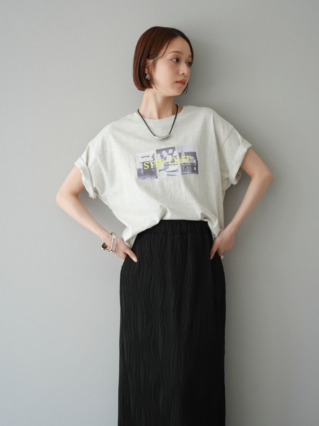 [SET]ネオンロゴコラージュフォトプリントオーバーTシャツ+ウェーブパイピングタイトスカート(2set)
