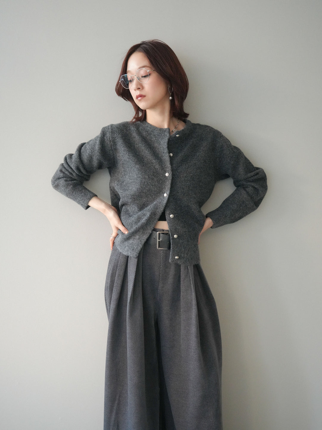 [SET]アンティークボタンニットカーディガン+ベルトデザインループコールテンワイドパンツ(ベルト付き)(2set)