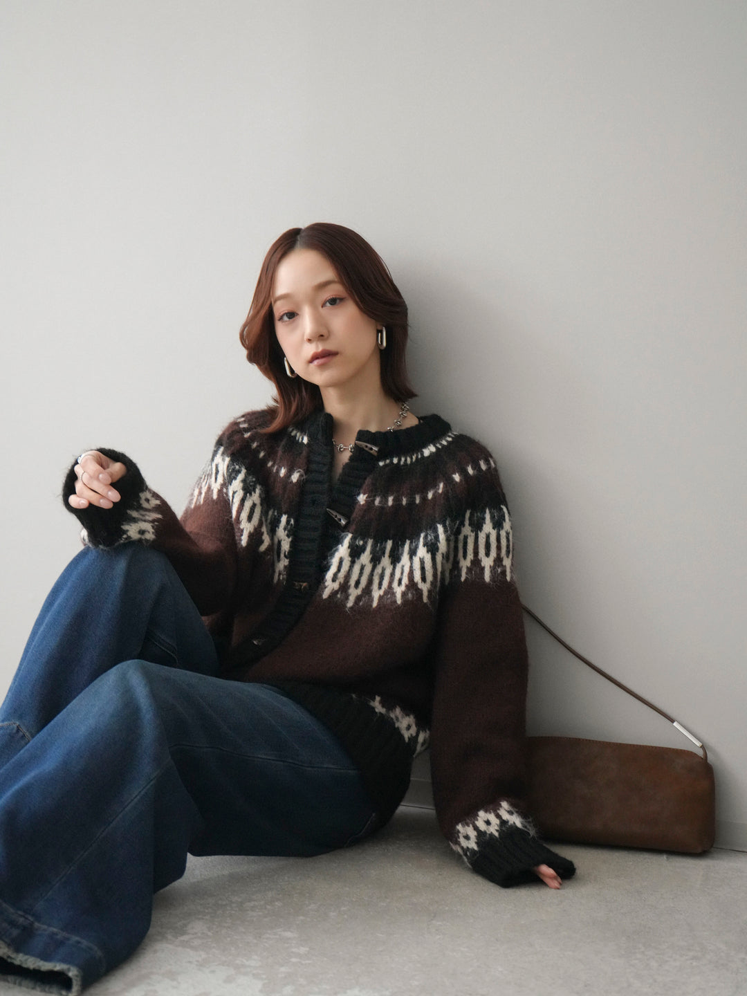 [SET]トグルボタン求心柄ニットカーディガン+裏起毛裾フリンジワイドデニムパンツ(2set)