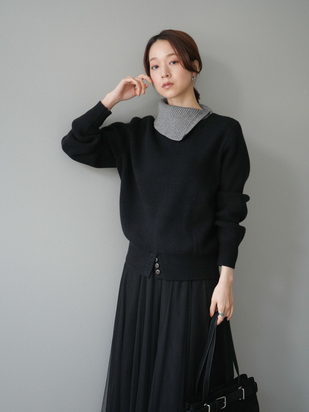 [予約]デザインネックバイカラーニットプルオーバー/black