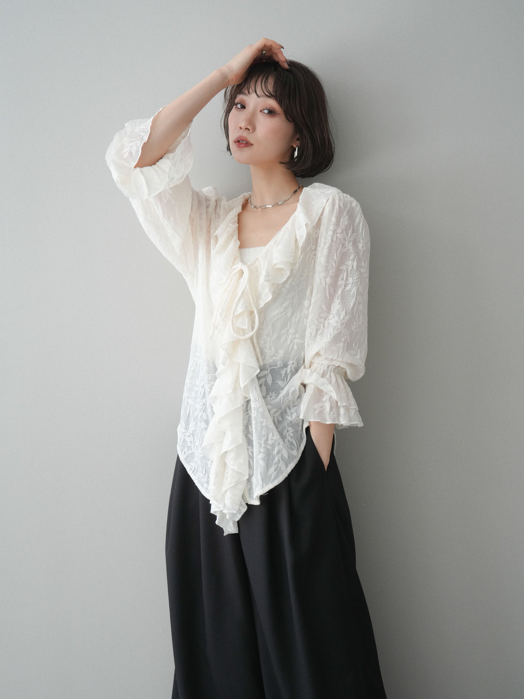 [予約]ラッフルレーススリットブラウス/ivory