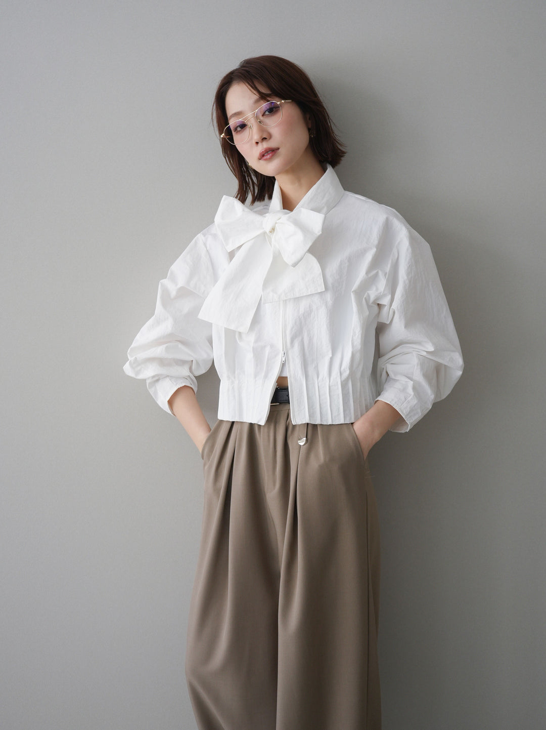 [SET]ボウタイ裾プリーツライトジャケット+ベルト付キーホルダーモチーフワイドパンツ(2set)