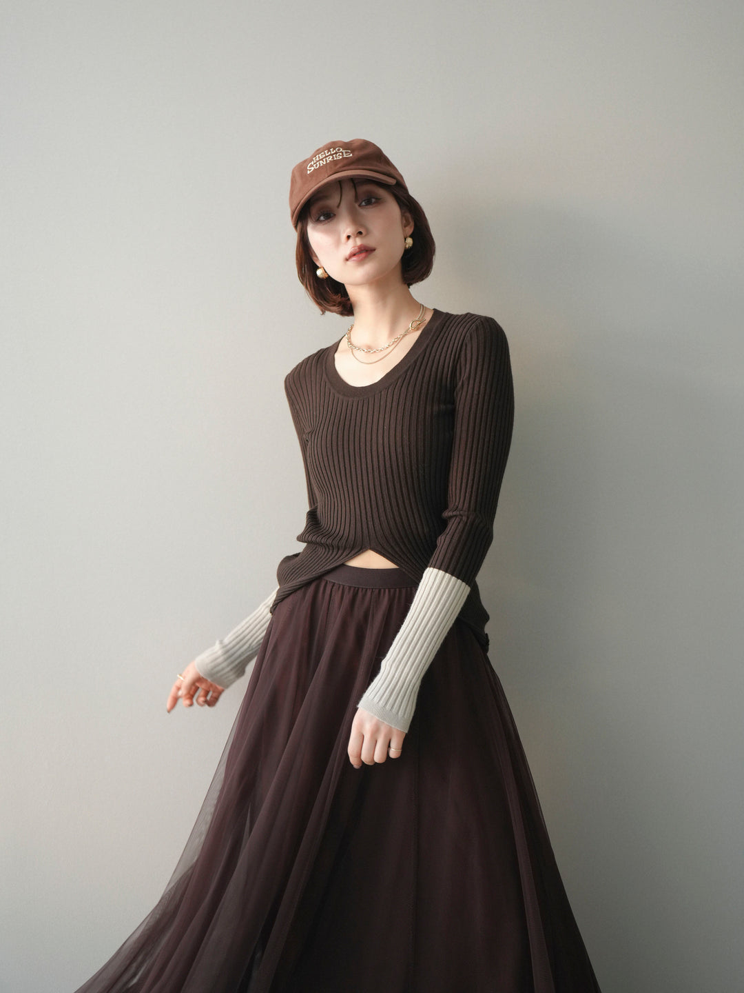 [予約]袖配色ランダムリブフロントスリットニットトップス/brown