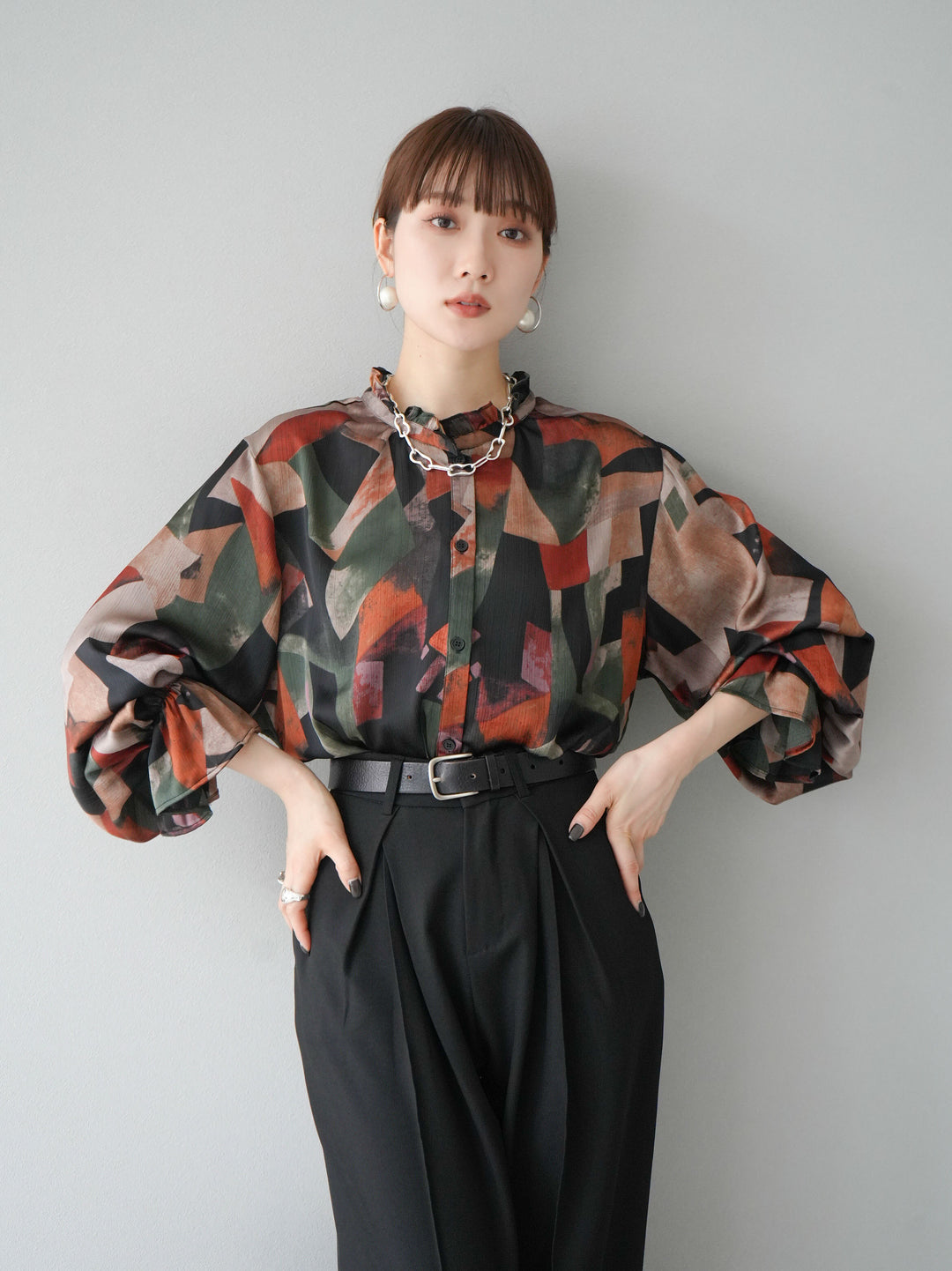 [SET]レトロプリントフリルブラウス+選べるアクセセット(2set)