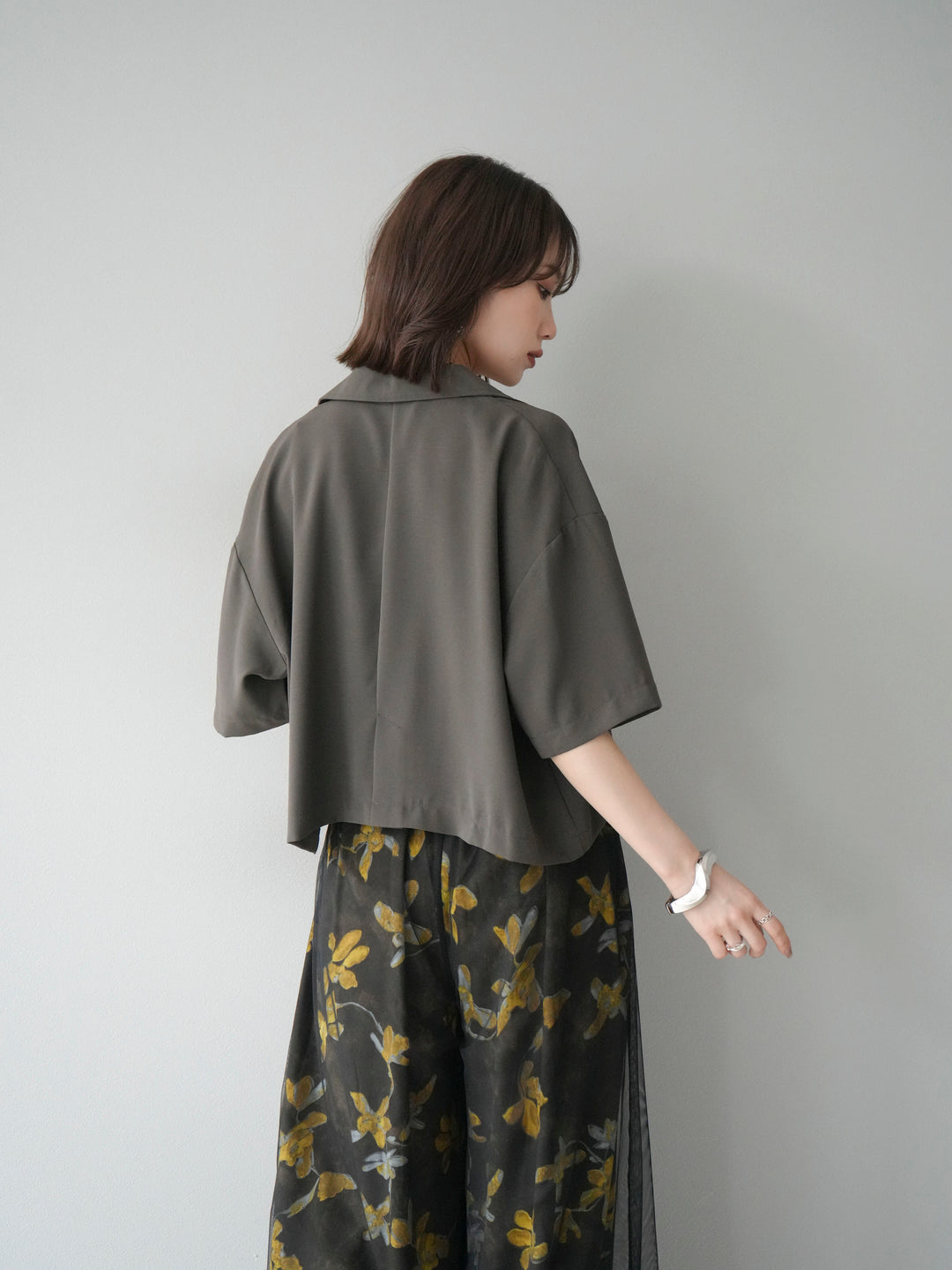 [SET]ハーフショートジャケット+フラワープリントチュールレイヤードパンツ(2set)