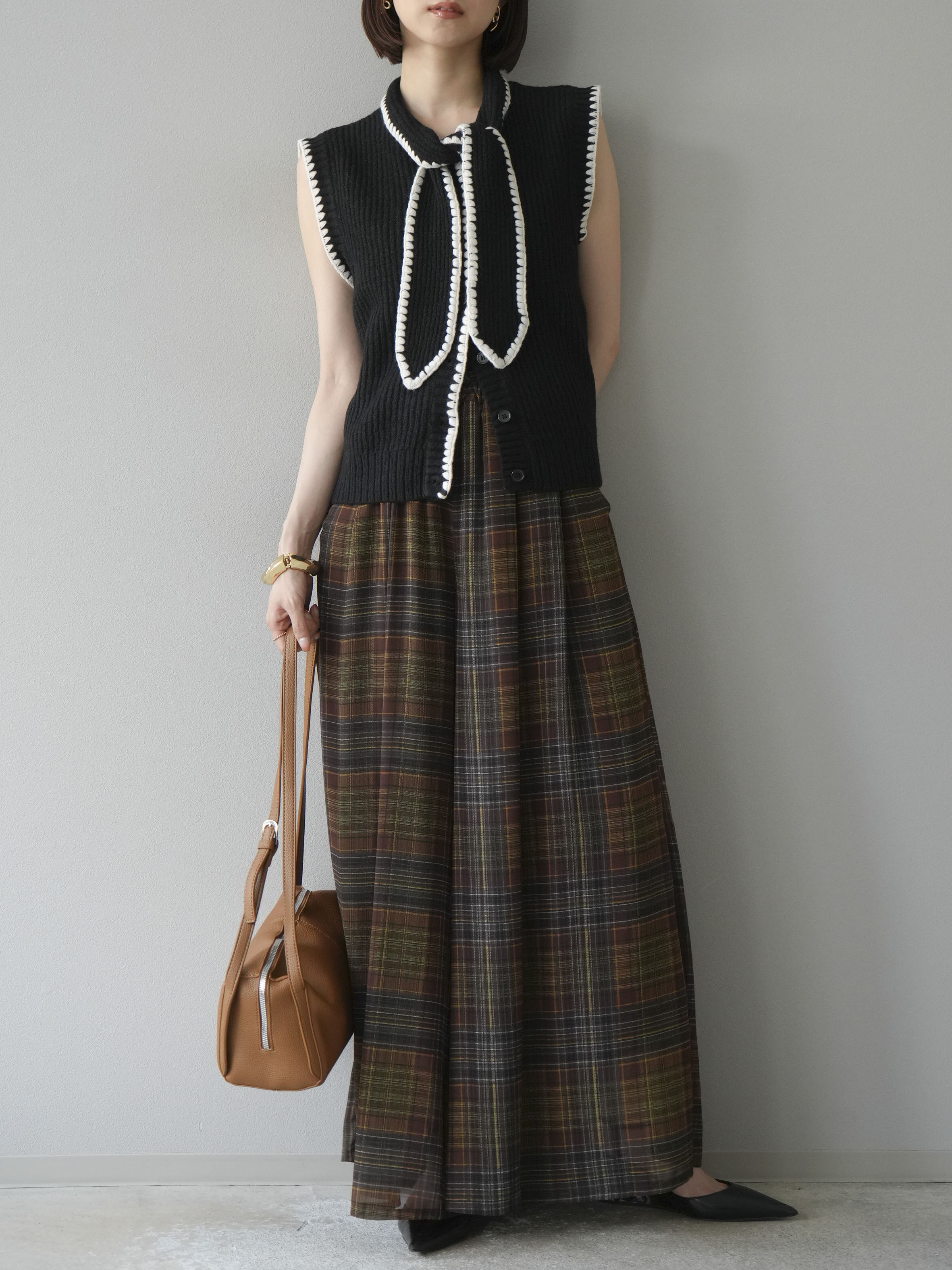 予約]ステッチデザインボウタイニットベスト/ブラック – Lumier