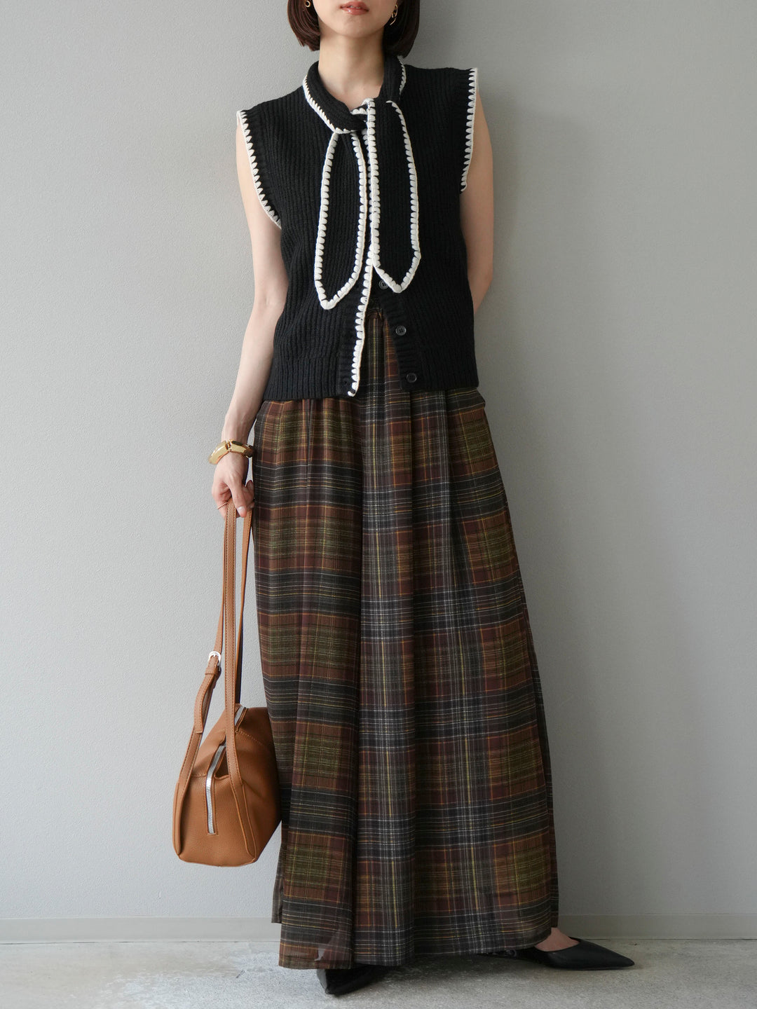 [予約]ステッチデザインボウタイニットベスト/ブラック