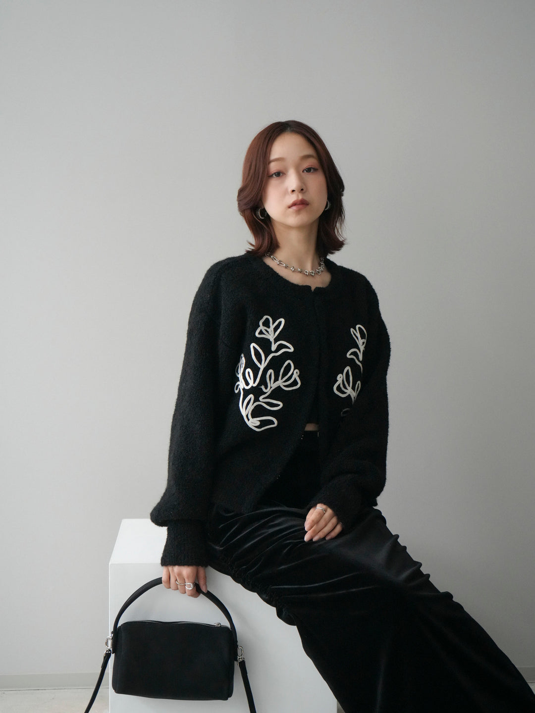 [SET]テープ刺繍ホック開きブークレニットカーディガン+選べるアクセセット(2set)