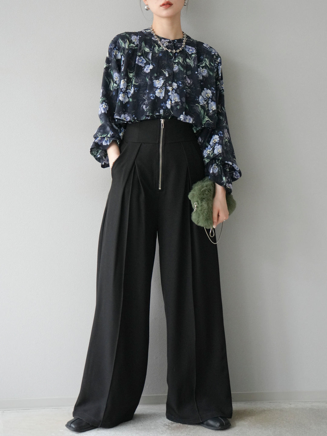 [予約]フラワーフリルブラウス/ネイビー