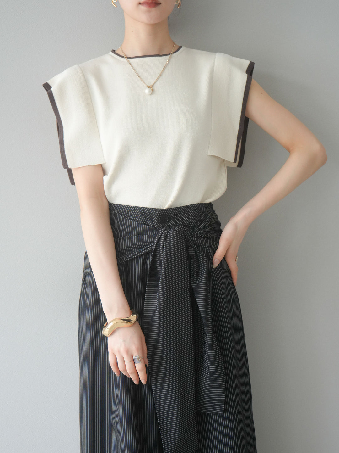 【預購】亞麻質感方袖拼色針織套頭衫/象牙白