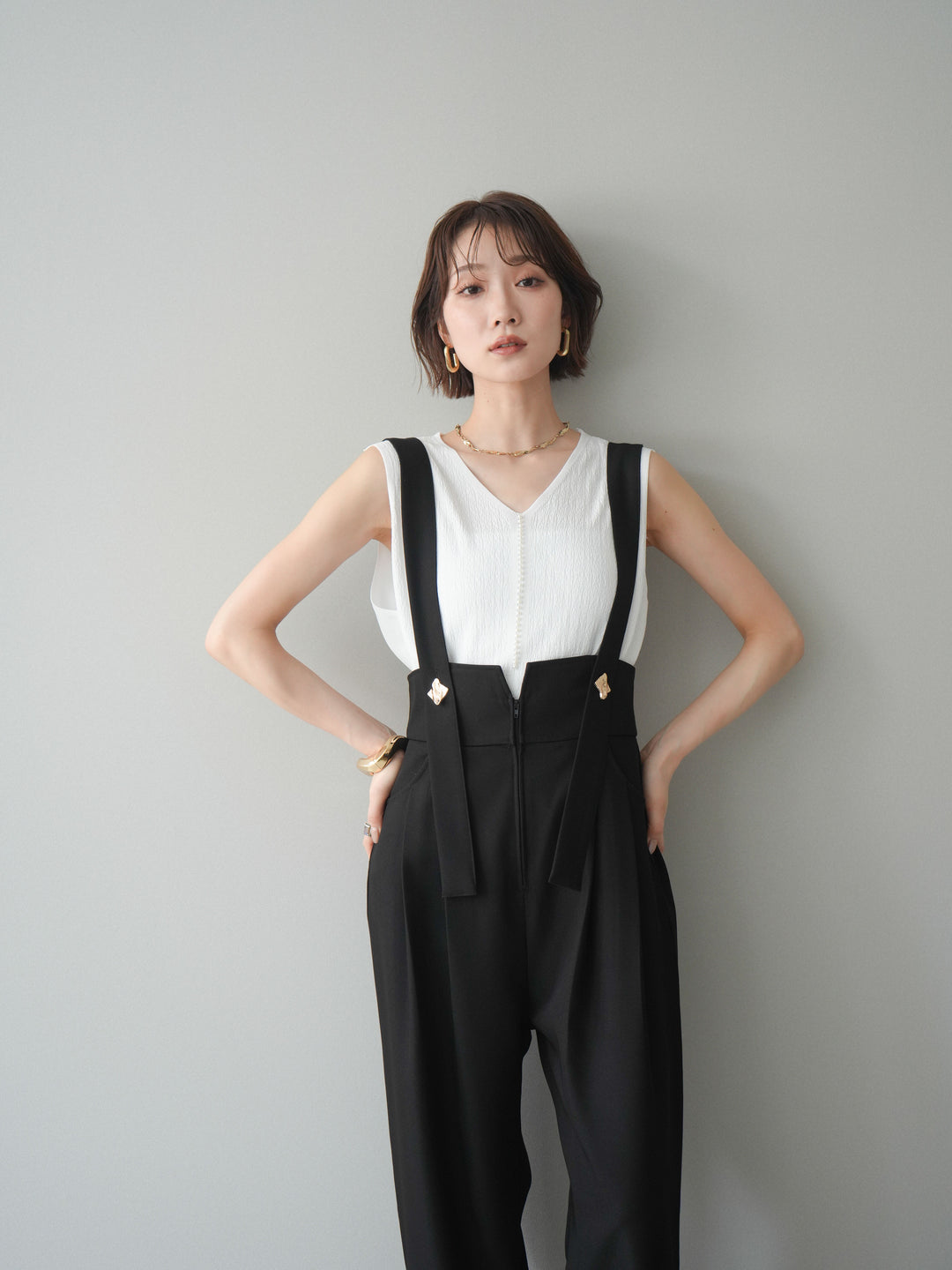 【預購】珍珠圖案V領針織上衣/白色