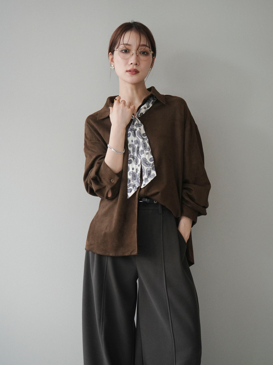 [予約]スカーフ付きスエードシャツ/brown