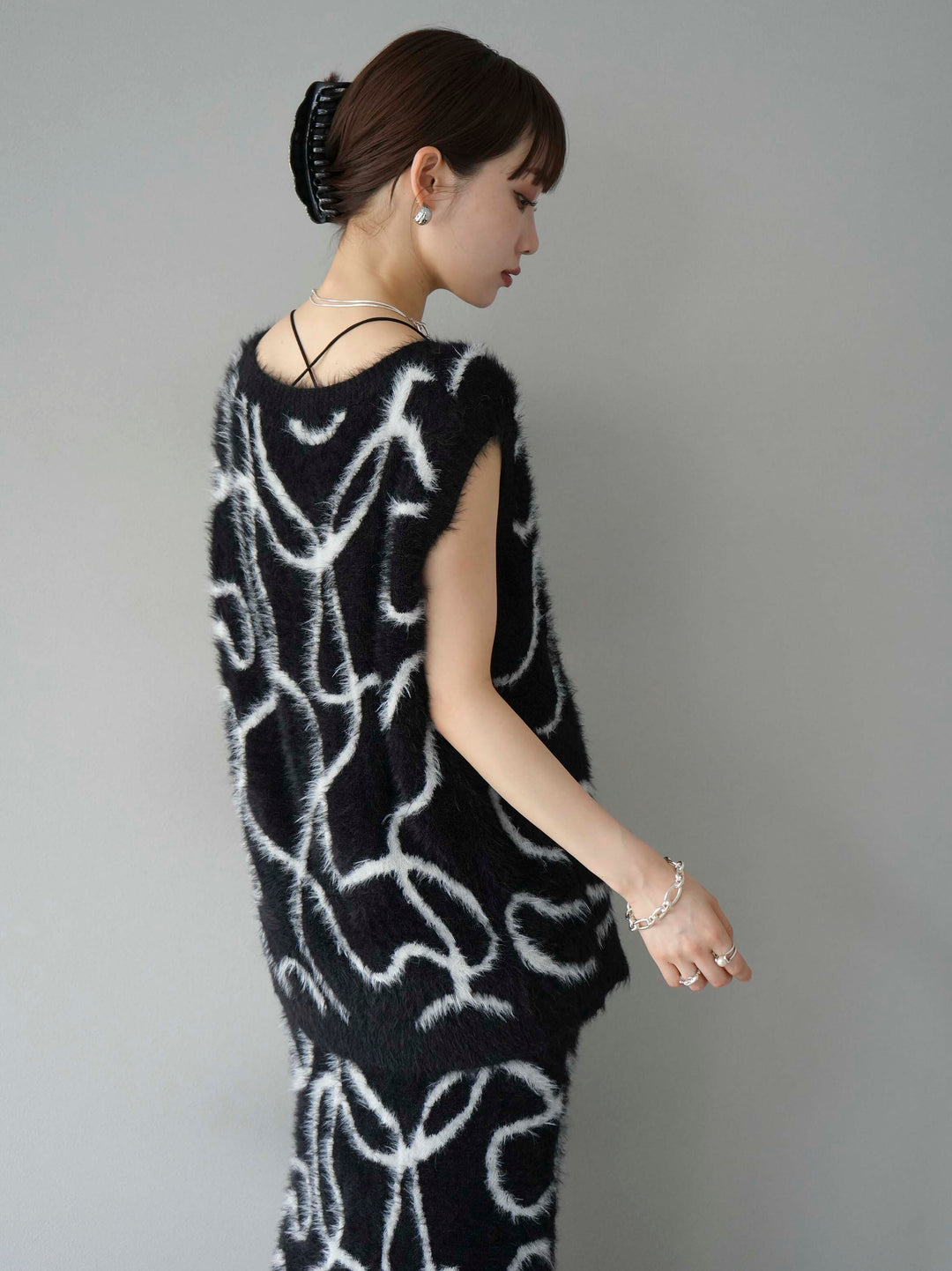 [SET] 線狀毛絨針織背心 + 線狀毛絨針織裙 (2套)