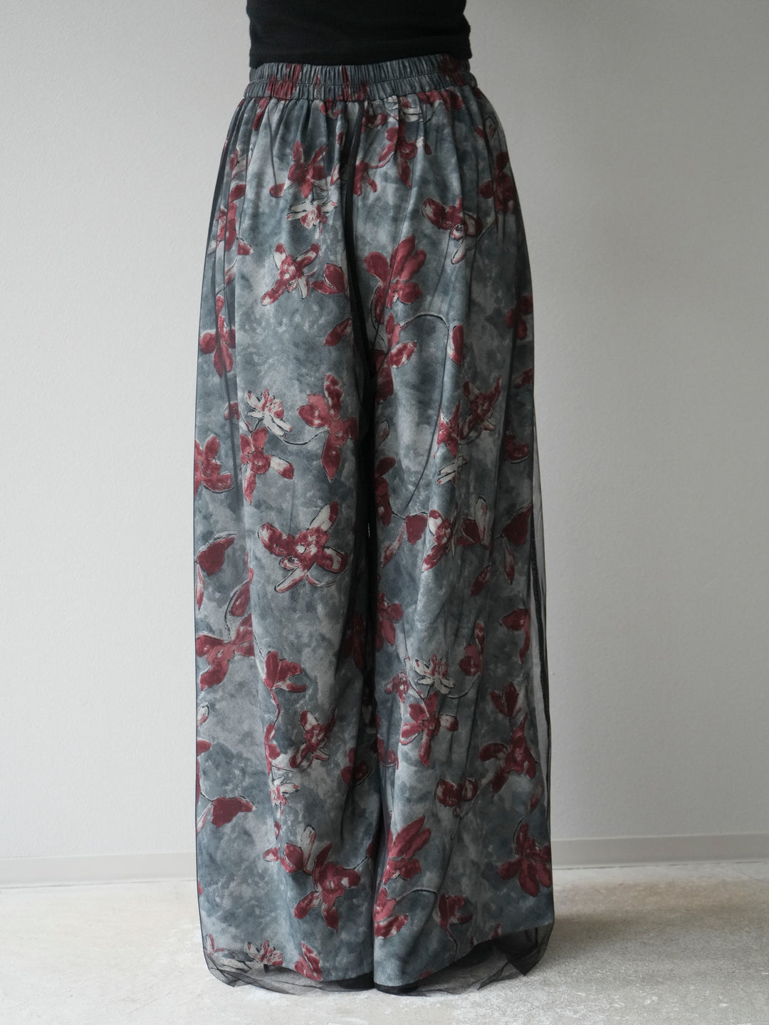 [予約]フラワープリントチュールレイヤードパンツ/グレー
