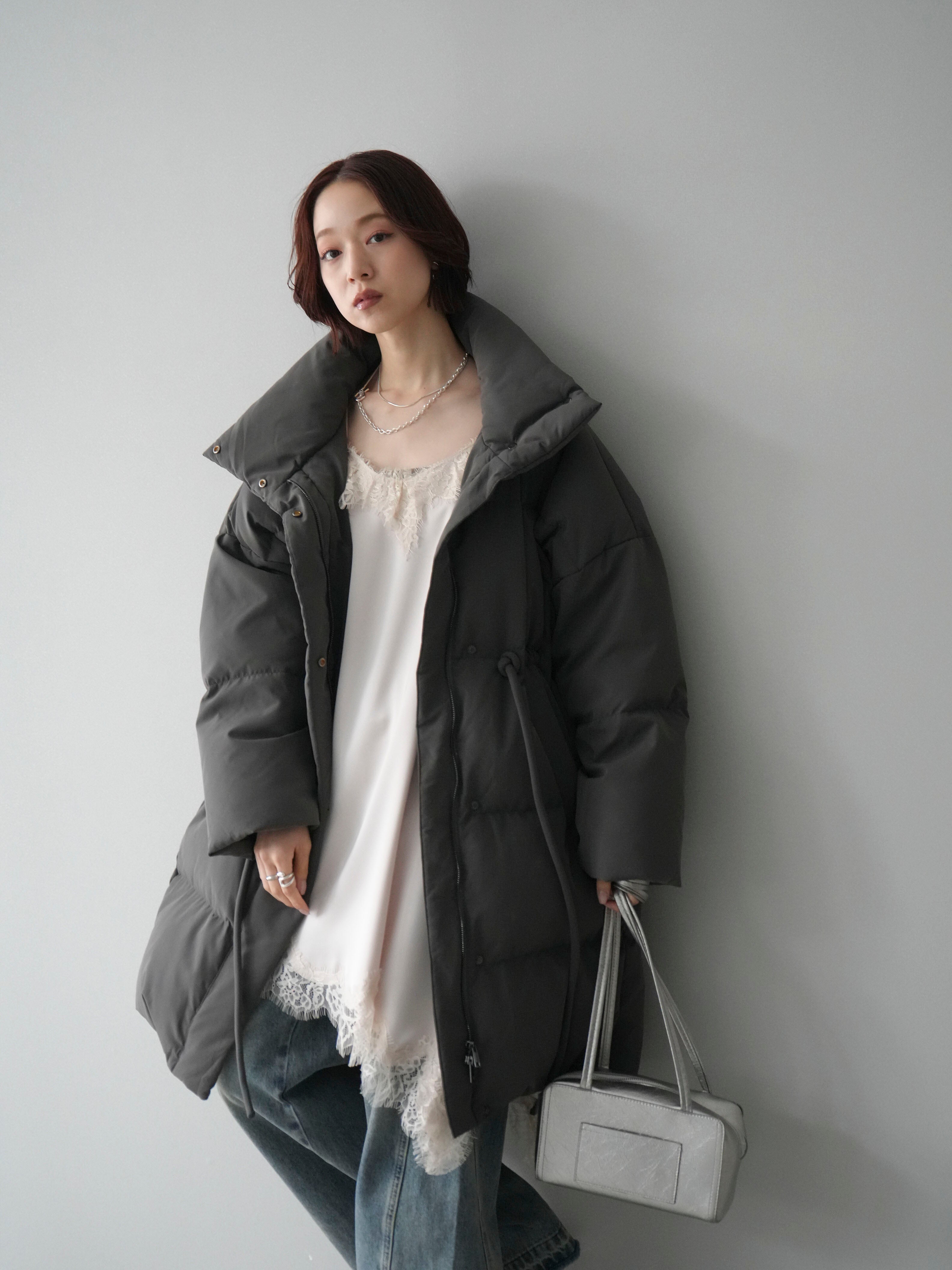 SET]スタンドカラーウエストベルトミドルダウンコート+アシンメトリー