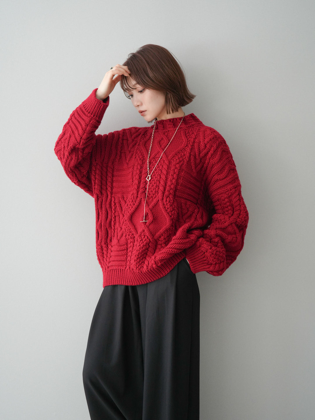 [予約]ケーブル編みモックネックニットプルオーバー/red