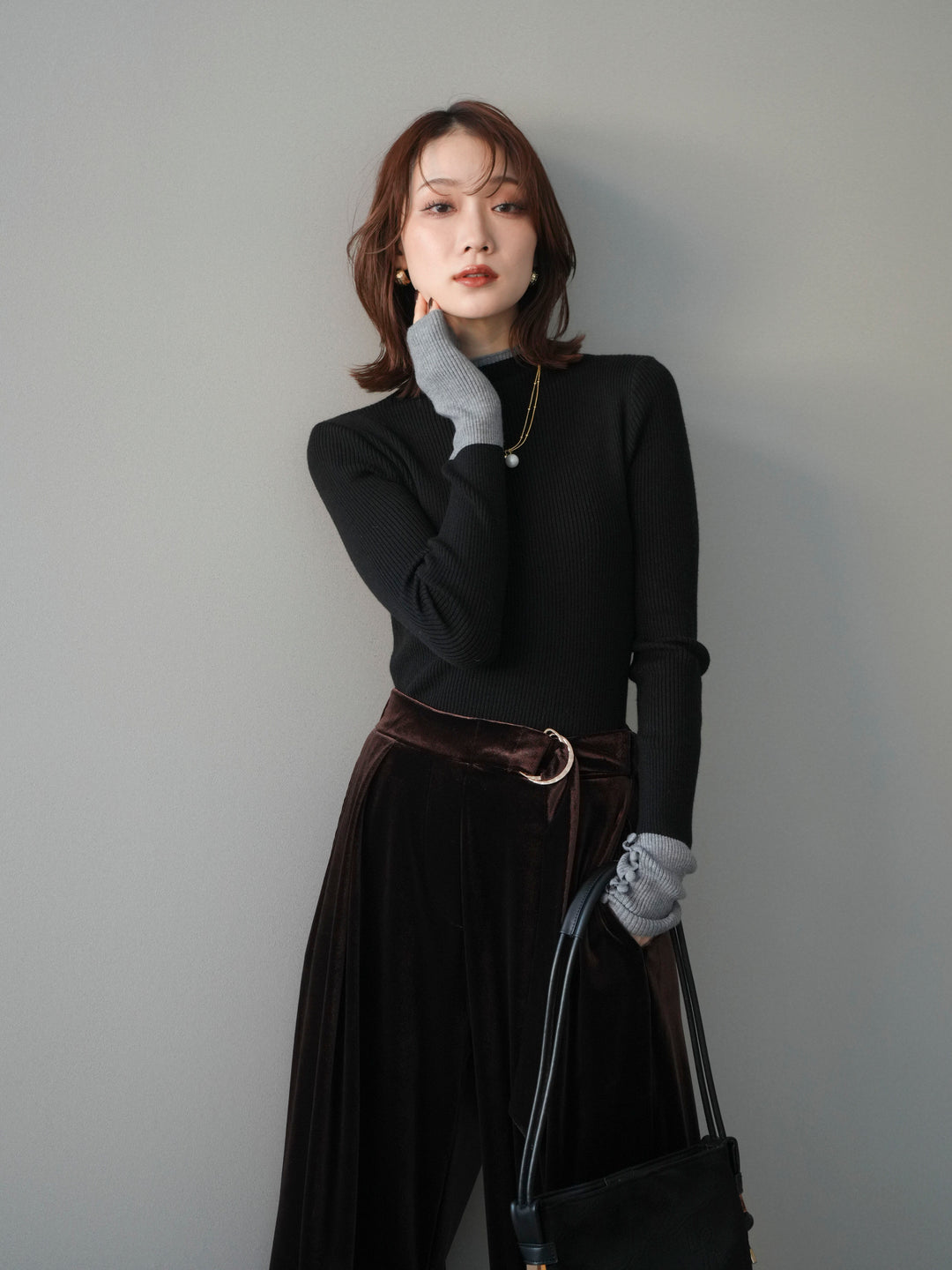 [予約]袖ボタンハイネック配色リブニットトップス/black