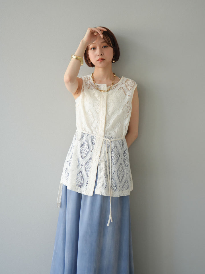 [SET] 緞面滾邊蕾絲無袖上衣 + nuance 透視喇叭裙 (2 套)
