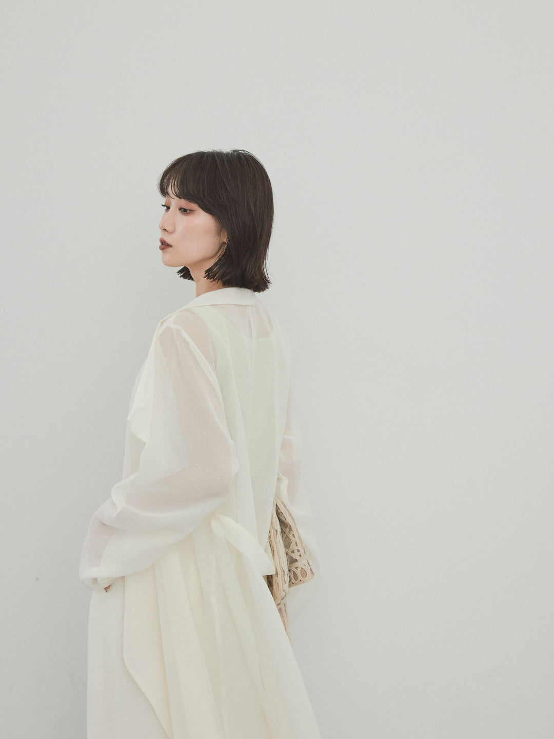 [SET] 方形天鵝絨背心 + 水洗緞層疊裙褲 + 透視長外套 (3 件套)