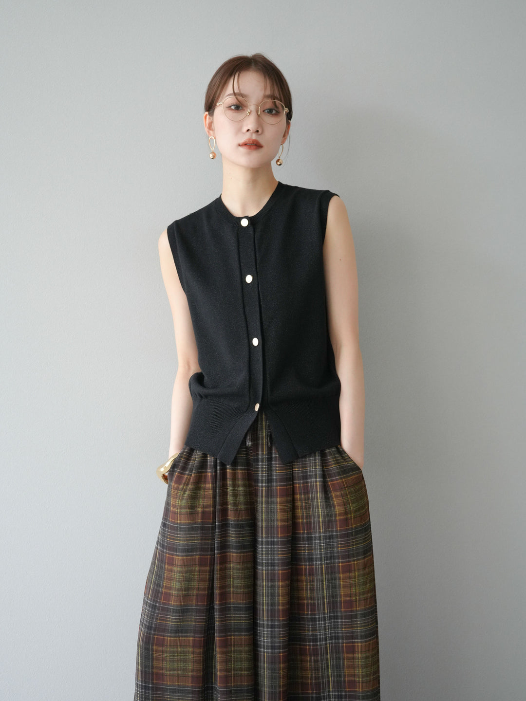 [SET] 金銀絲針織背心 + 透視格紋寬鬆褲 (2 件套)