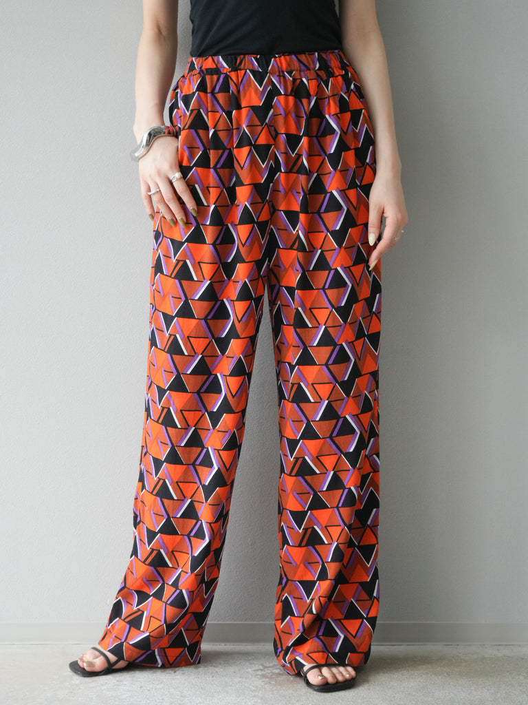 予約]レーヨンフレックススラブ幾何学柄ストレートパンツ