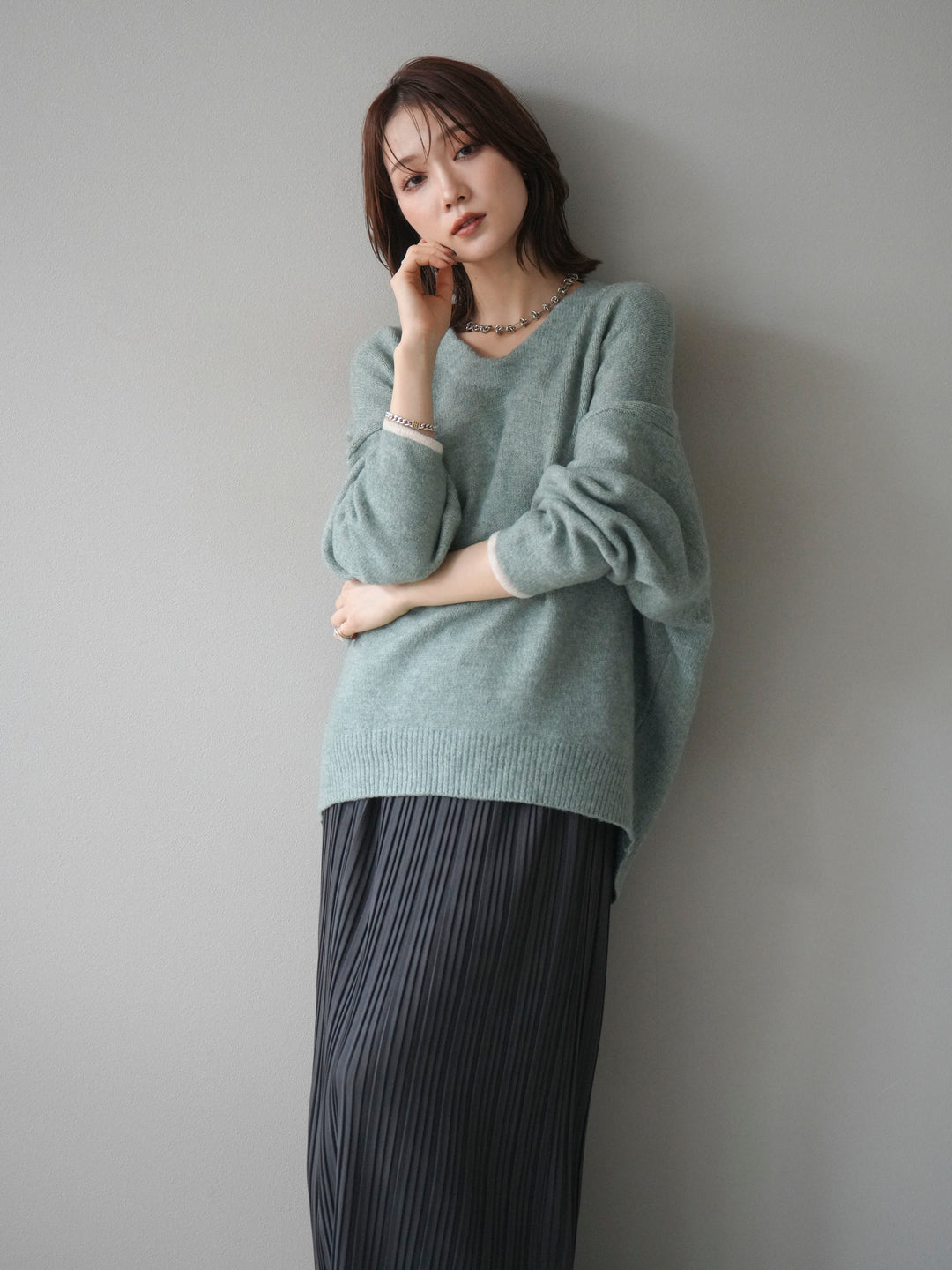 【預購】V領撞色袖針織套頭衫/薄荷綠