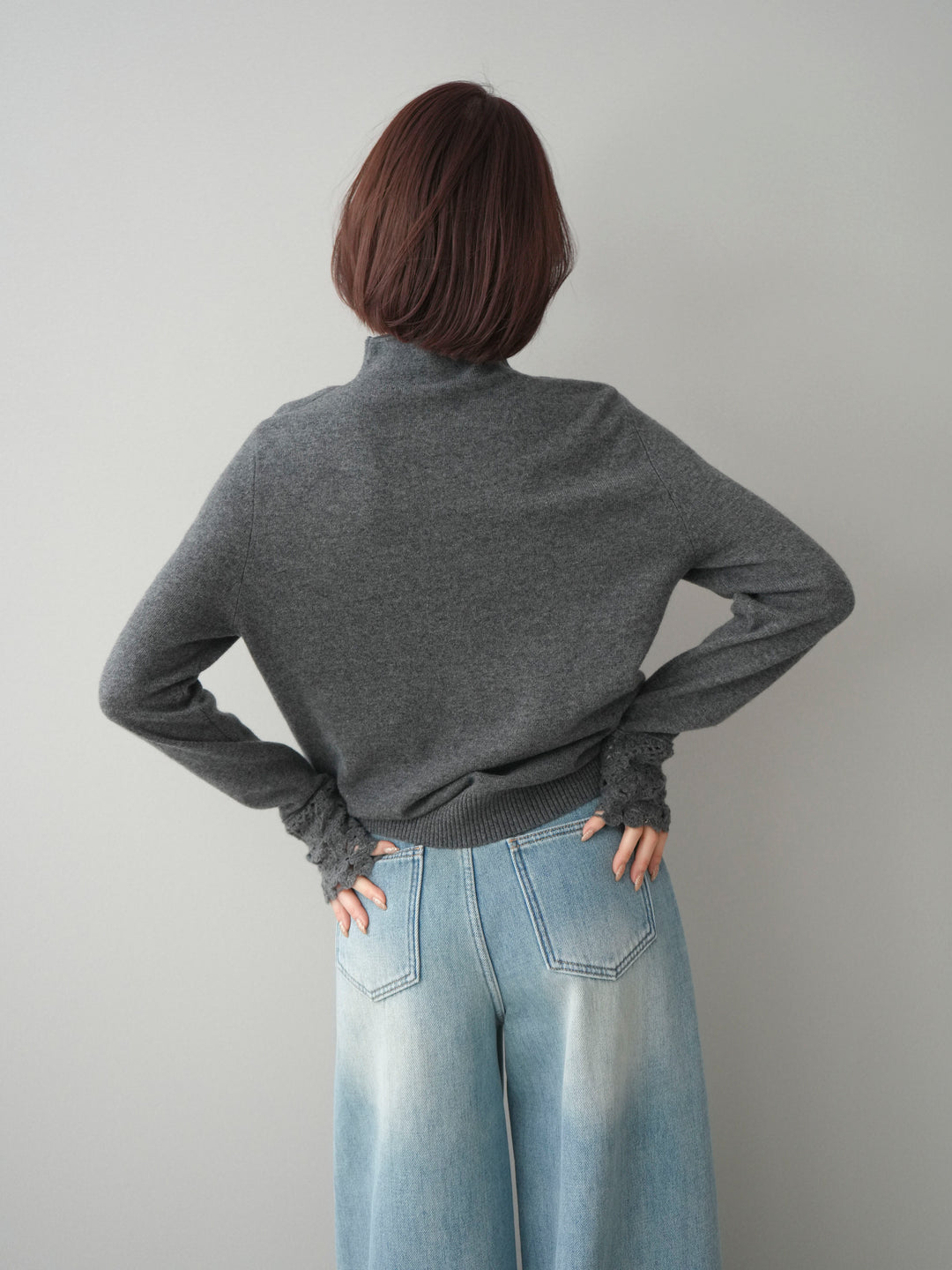 [予約]袖スカラップレースフロントボタンウールニットトップス/gray