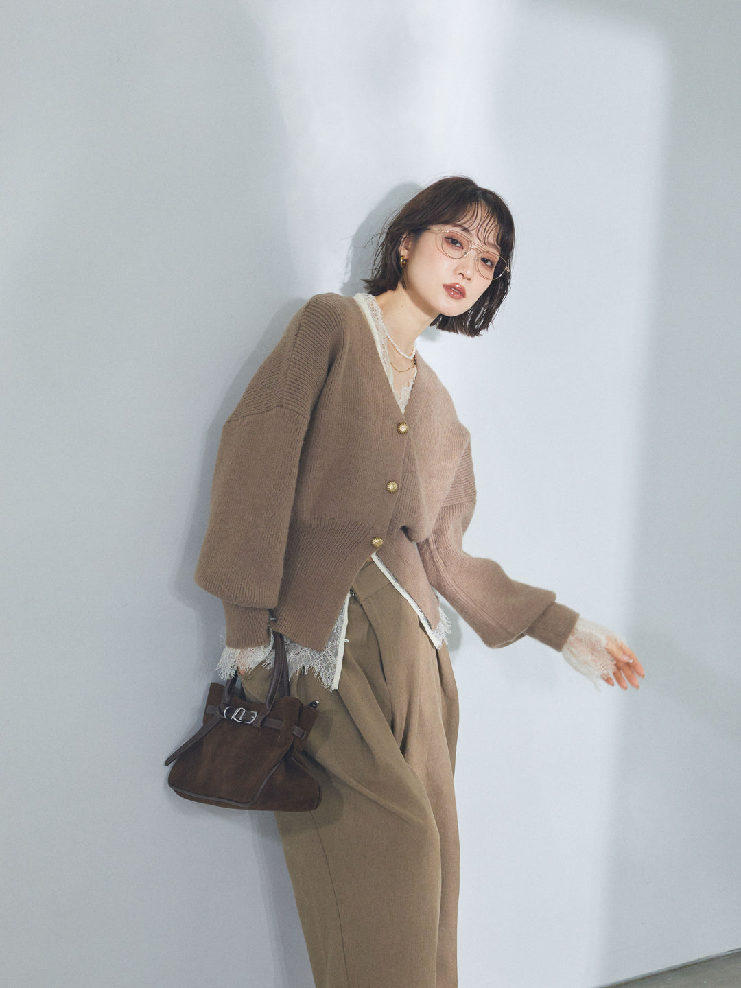 【Allure】[SET]ゴールドボタンニットカーディガン×レースブラウスSET+ゴールドボタンニットカーディガン×レースブラウスSET(2set)