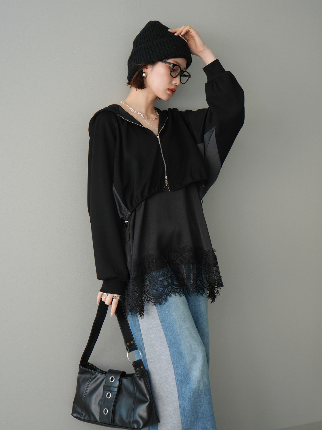 [予約]バイカラー異素材ライトポンチクロップドZIPフーディー/black