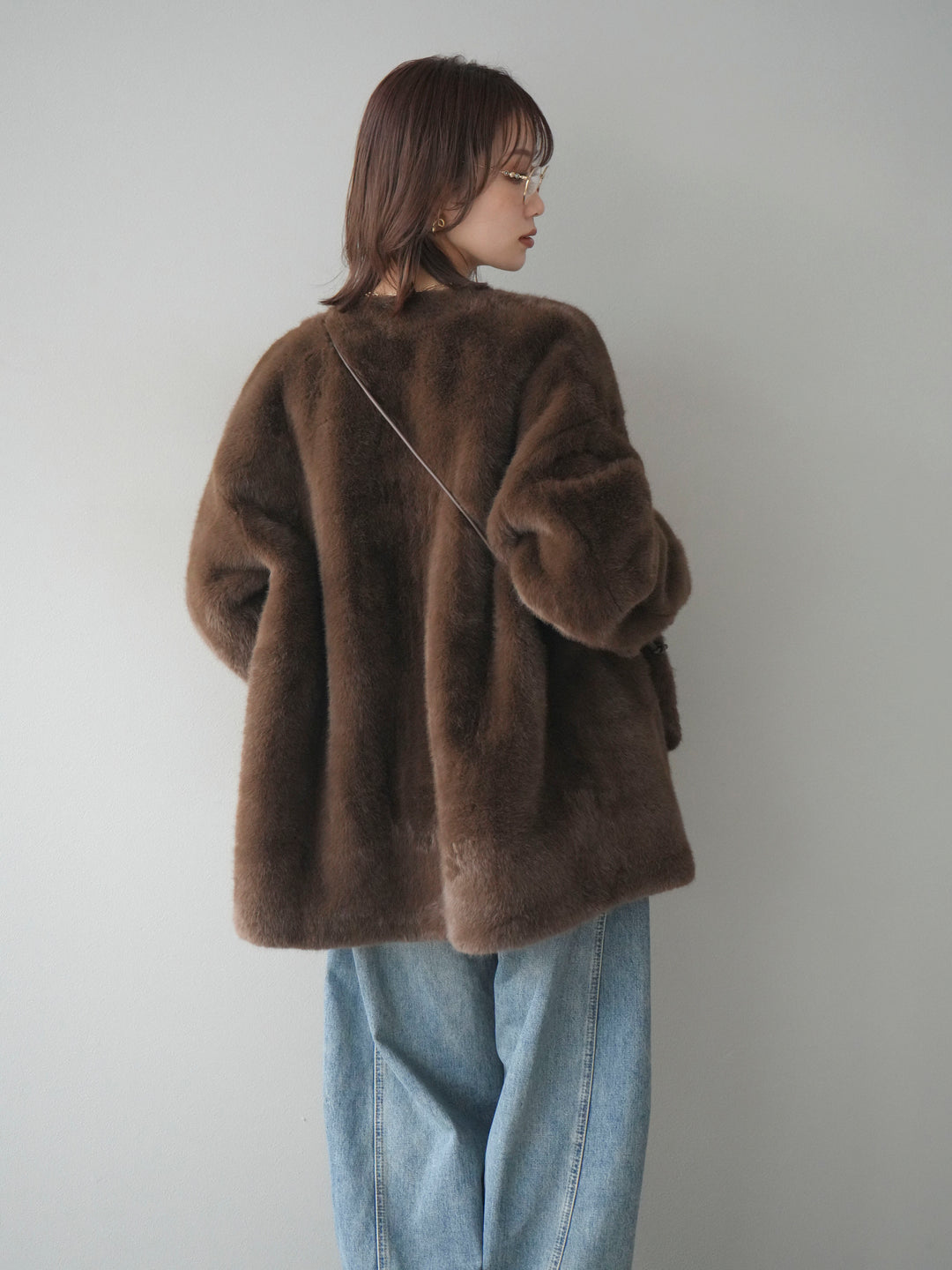 [SET]バッグ付エコファーノーカラーコート+ベルト付カーブデニムパンツ(2set)