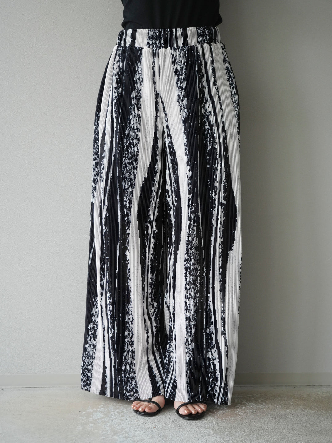 [予約]ニュアンスプリーツワイドパンツ/ブラック