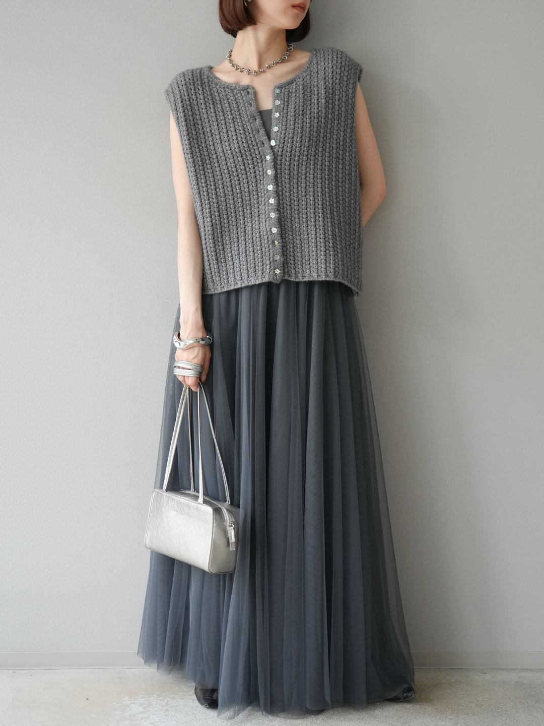 [予約]ランダムボタンニットベスト/チャコール