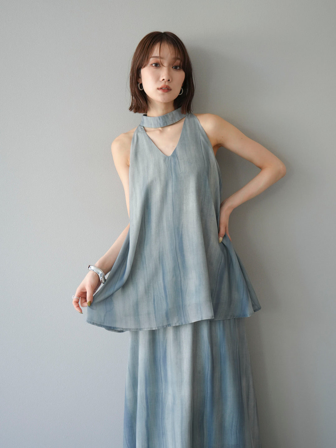 [SET] 細膩花紋V領襯衫＆喇叭裙（2套）