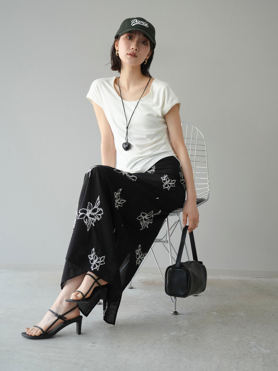 [予約]タックTシャツ＆レザーハートネックレスSET /ホワイト