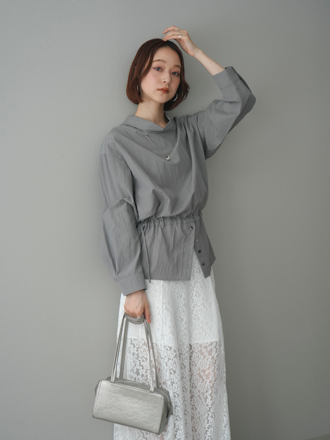 [予約]ボトルネックドロストデザインブラウス/gray