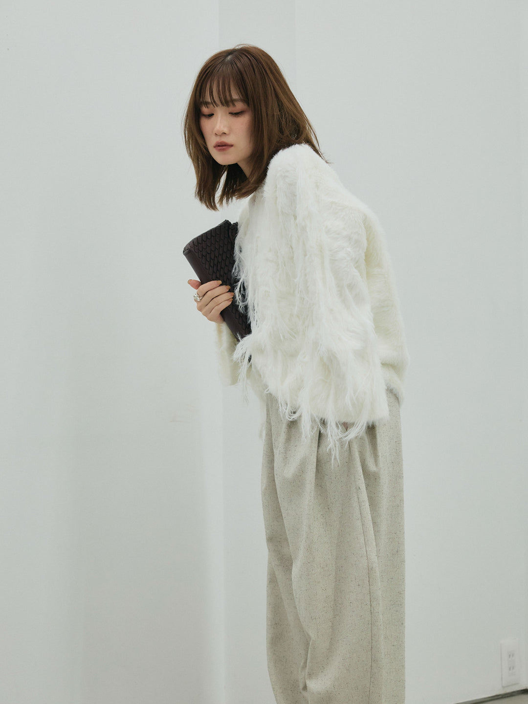 【Allure】[SET]フェザーフリンジシャギーニットプルオーバー+モックスカルゼサイドタックコクーンパンツ(2set)
