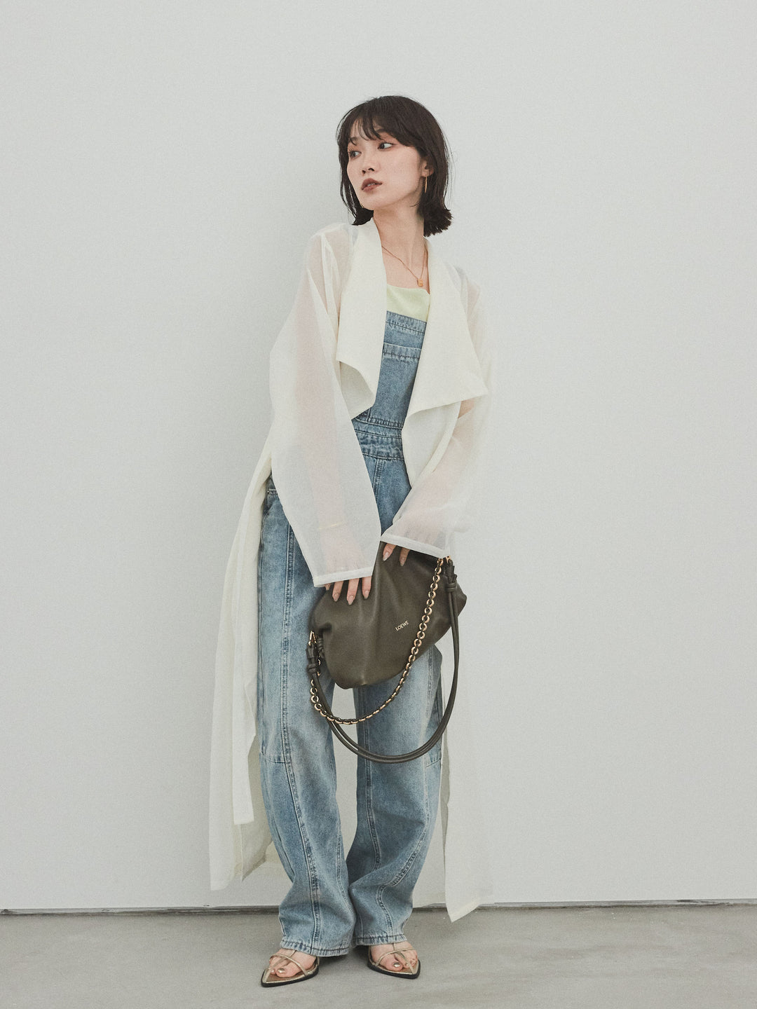 [SET] 中縫牛仔背帶褲 + 透視長版外套（2 件組）