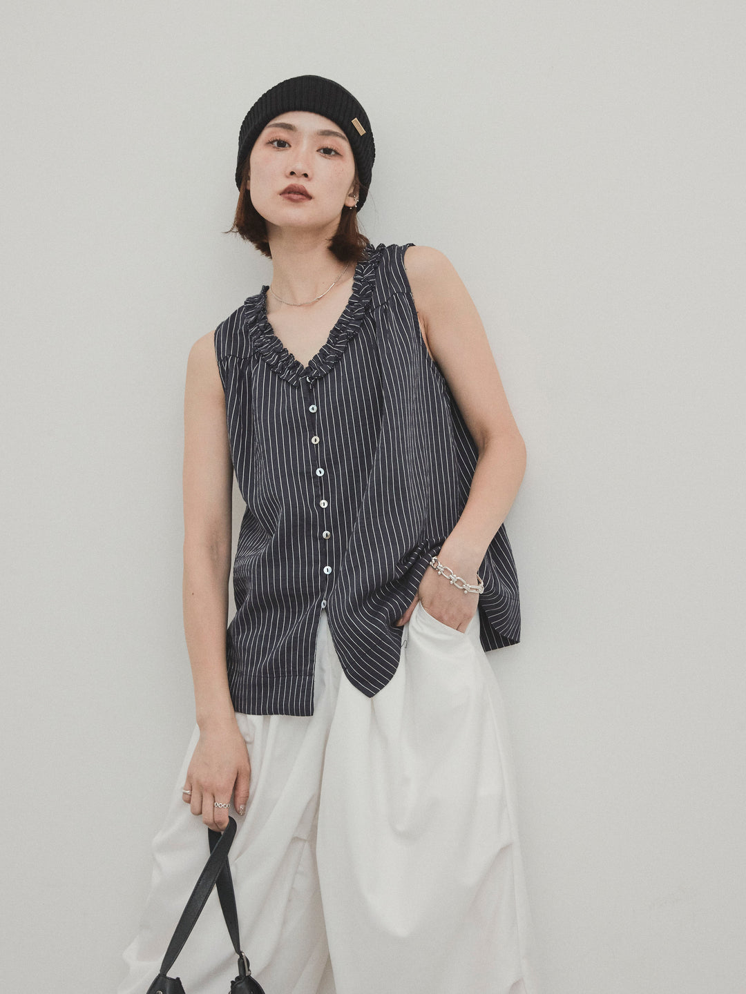 [SET] 條紋荷葉邊上衣 + 附設計環的側褶褲 (2 套)