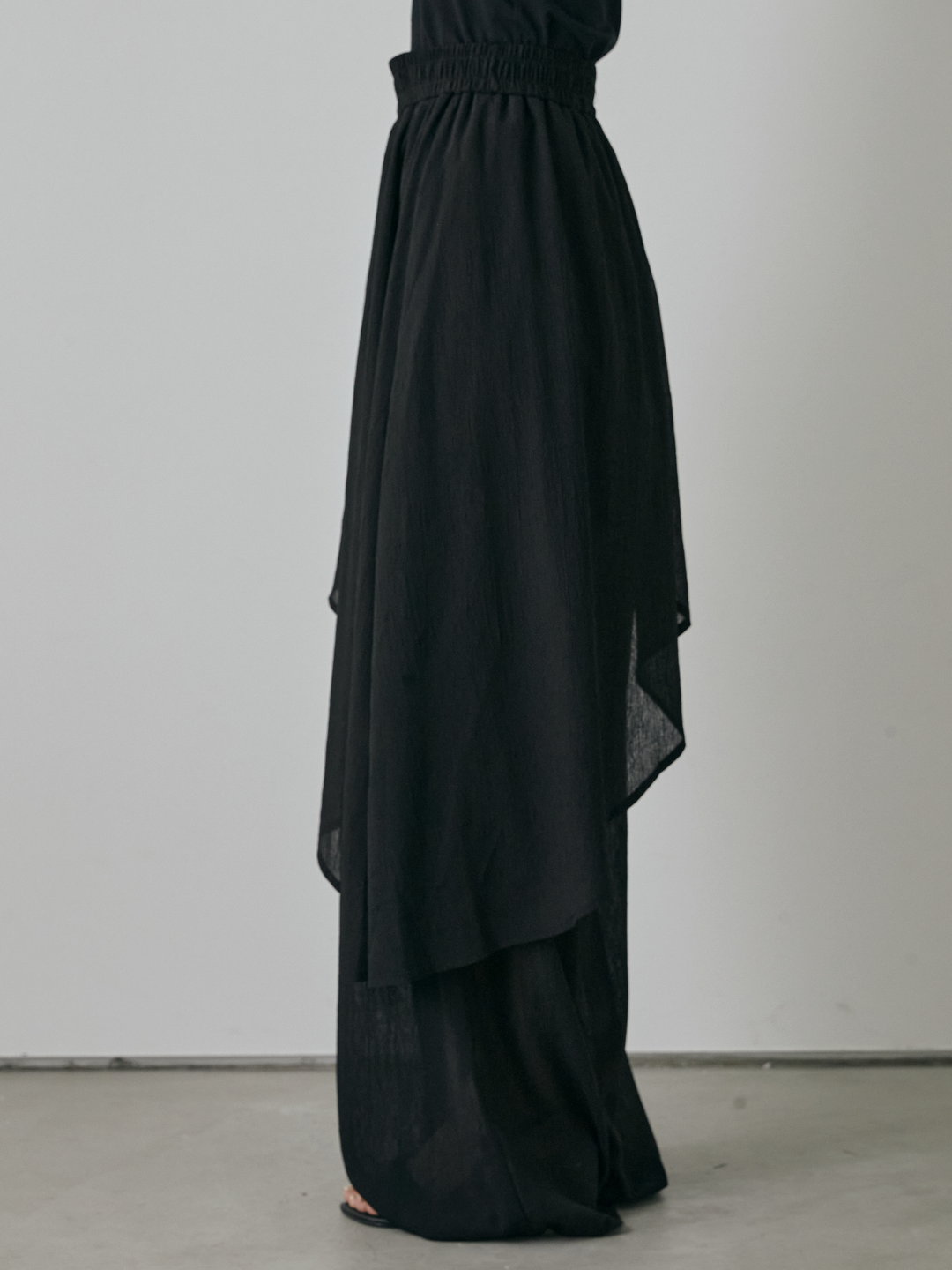 [預購] 薄紗洗衣機裹身設計褲/黑色