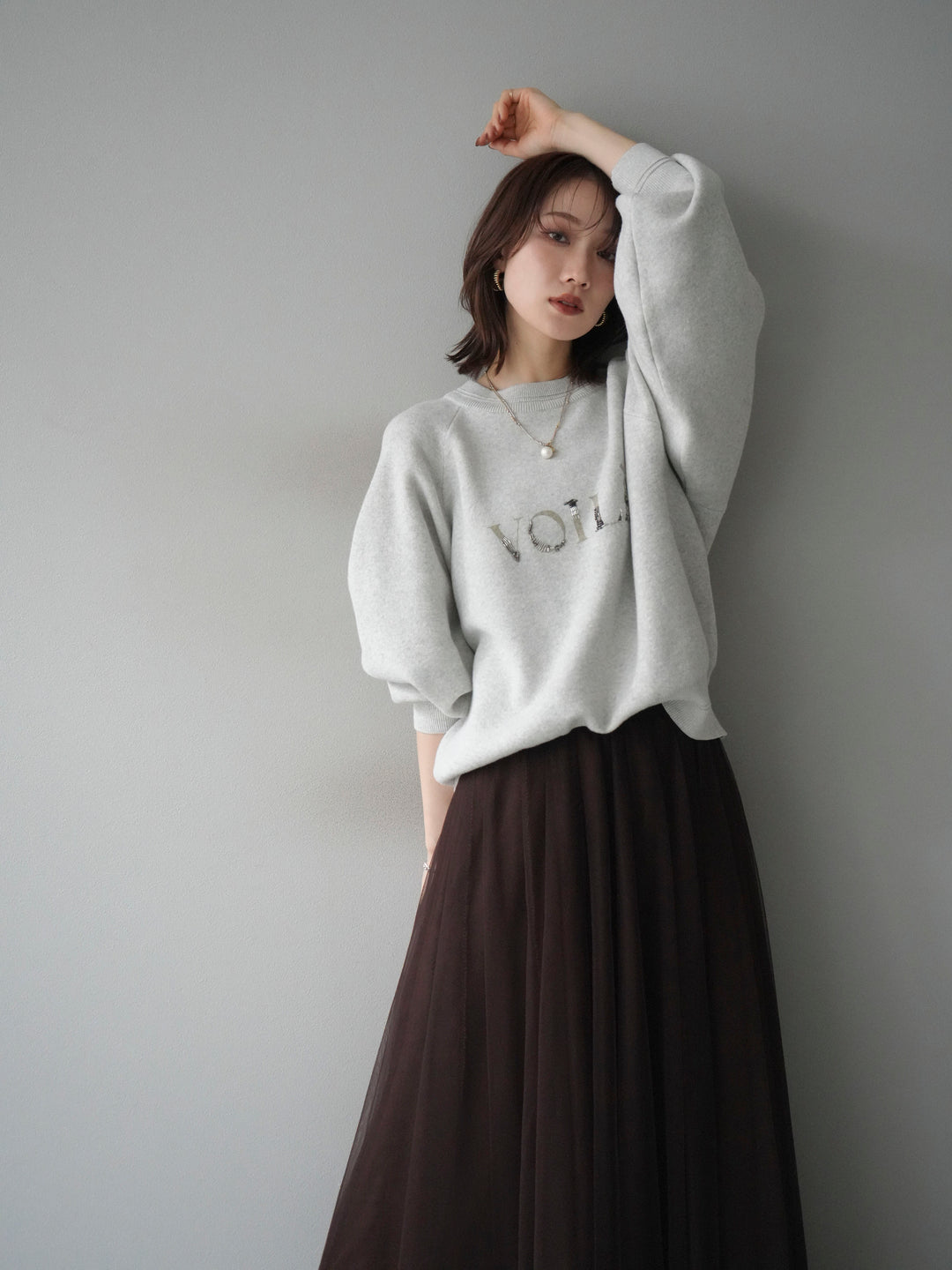 [予約]スウェットライクビーズロゴ刺繍ニットプルオーバー/oatmeal