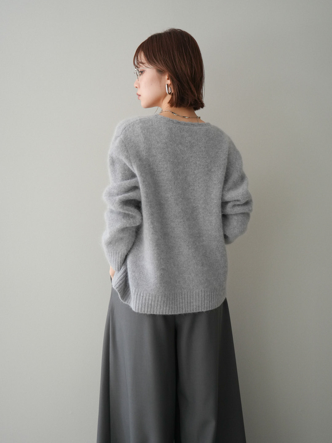 [予約]くるみボタンニットカーディガン/gray